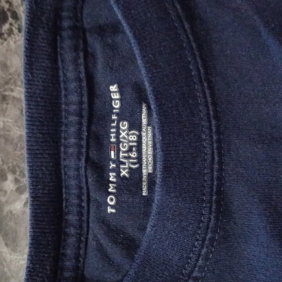 Tommy Hilfiger youth tee - Picture 2 of 2